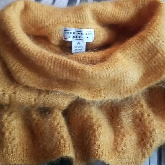 Sweater - Picture 5 of 5